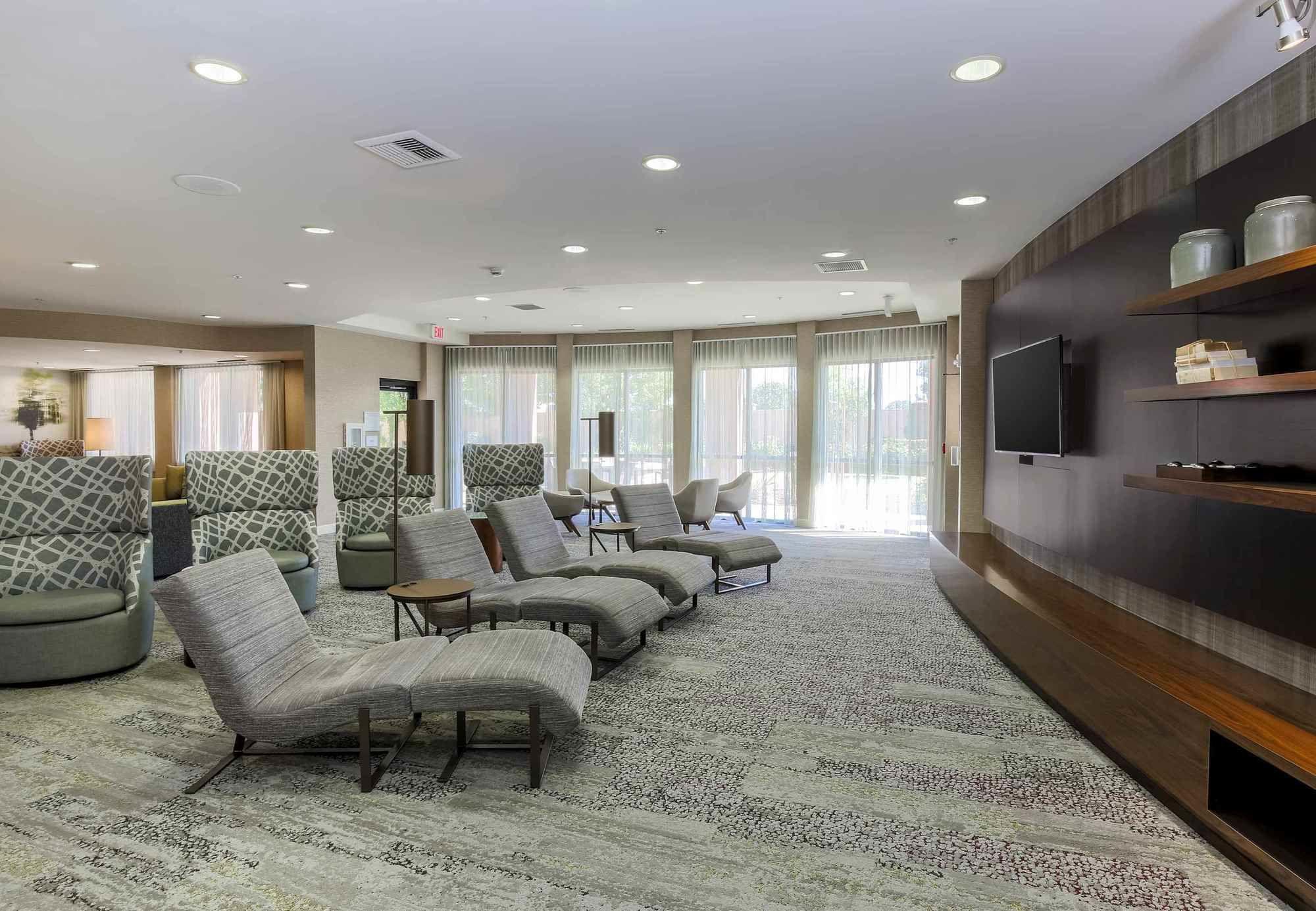 Courtyard By Marriott Roseville Galleria Mall/Creekside Ridge Drive Екстериор снимка