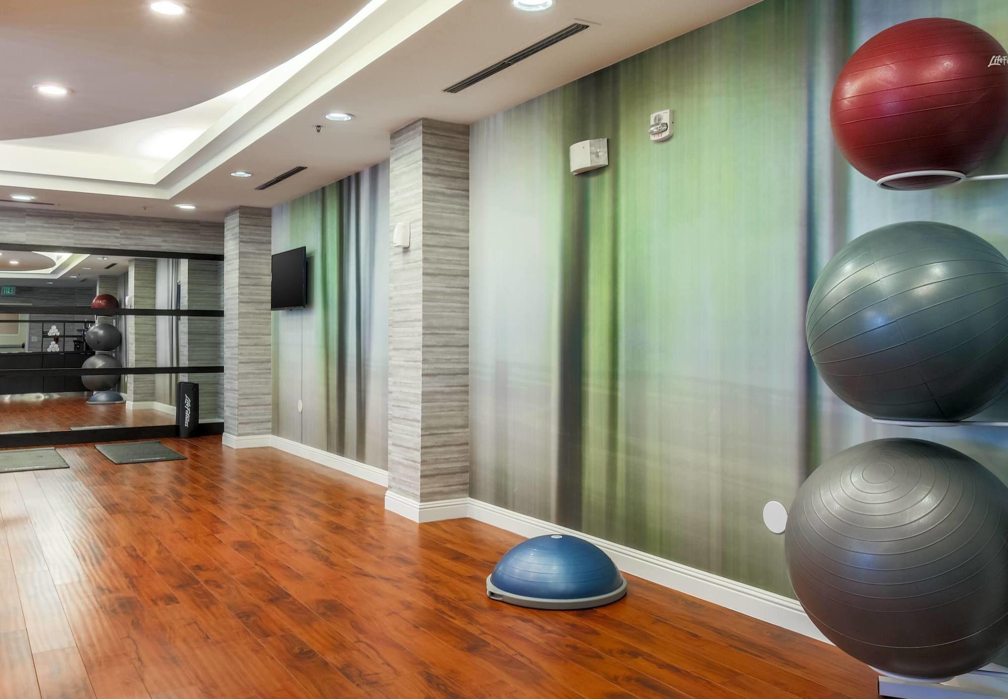 Courtyard By Marriott Roseville Galleria Mall/Creekside Ridge Drive Екстериор снимка