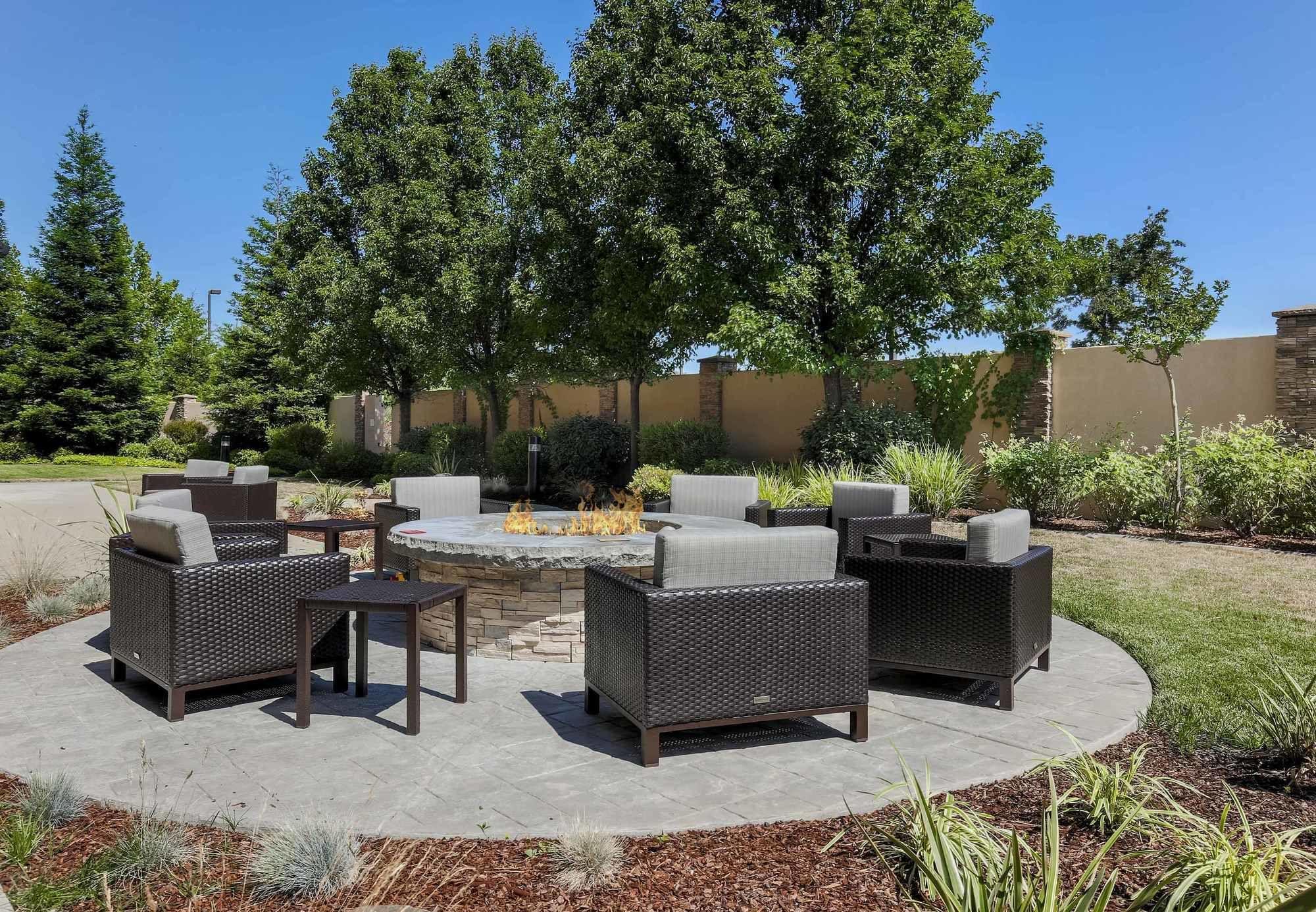 Courtyard By Marriott Roseville Galleria Mall/Creekside Ridge Drive Екстериор снимка