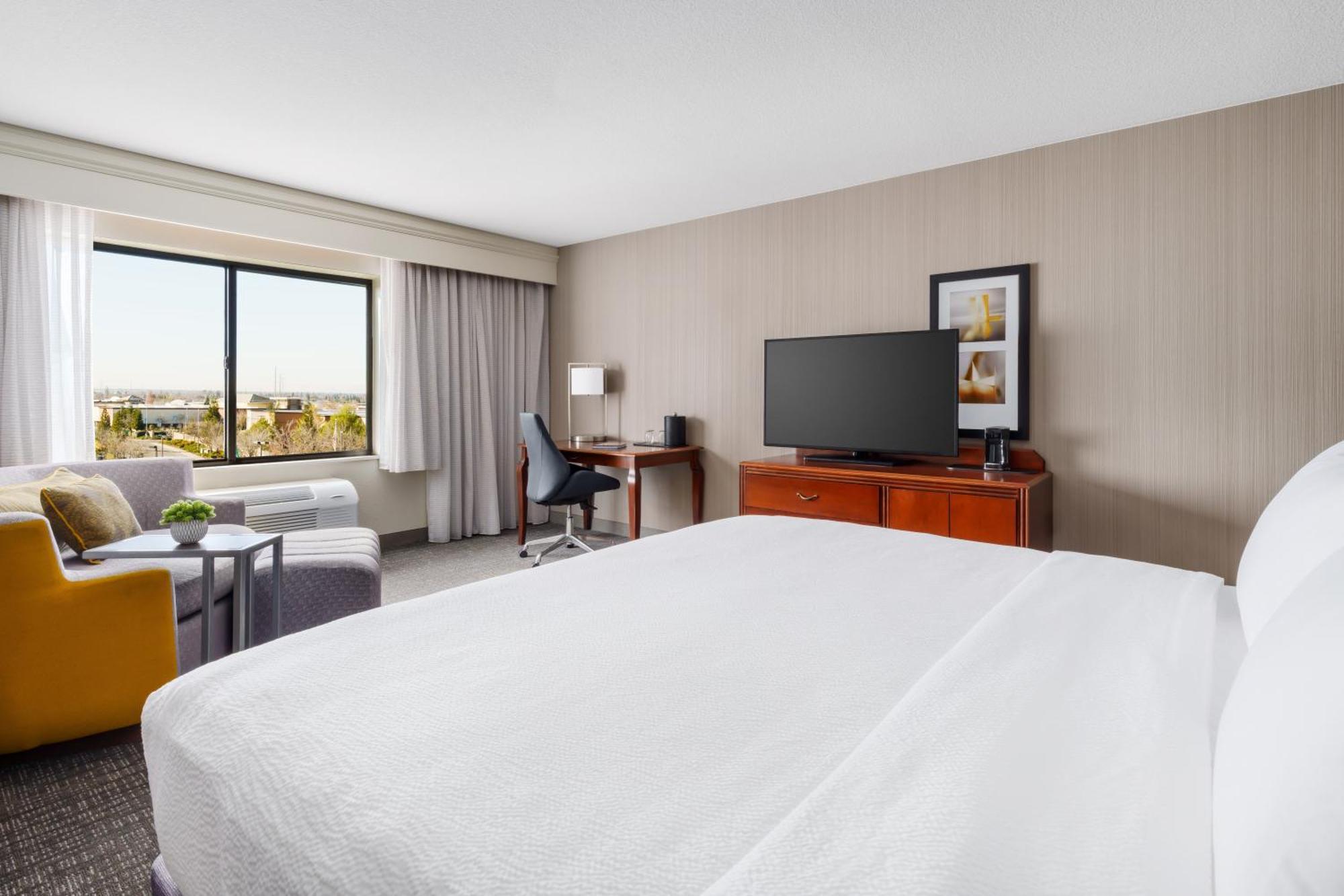 Courtyard By Marriott Roseville Galleria Mall/Creekside Ridge Drive Екстериор снимка
