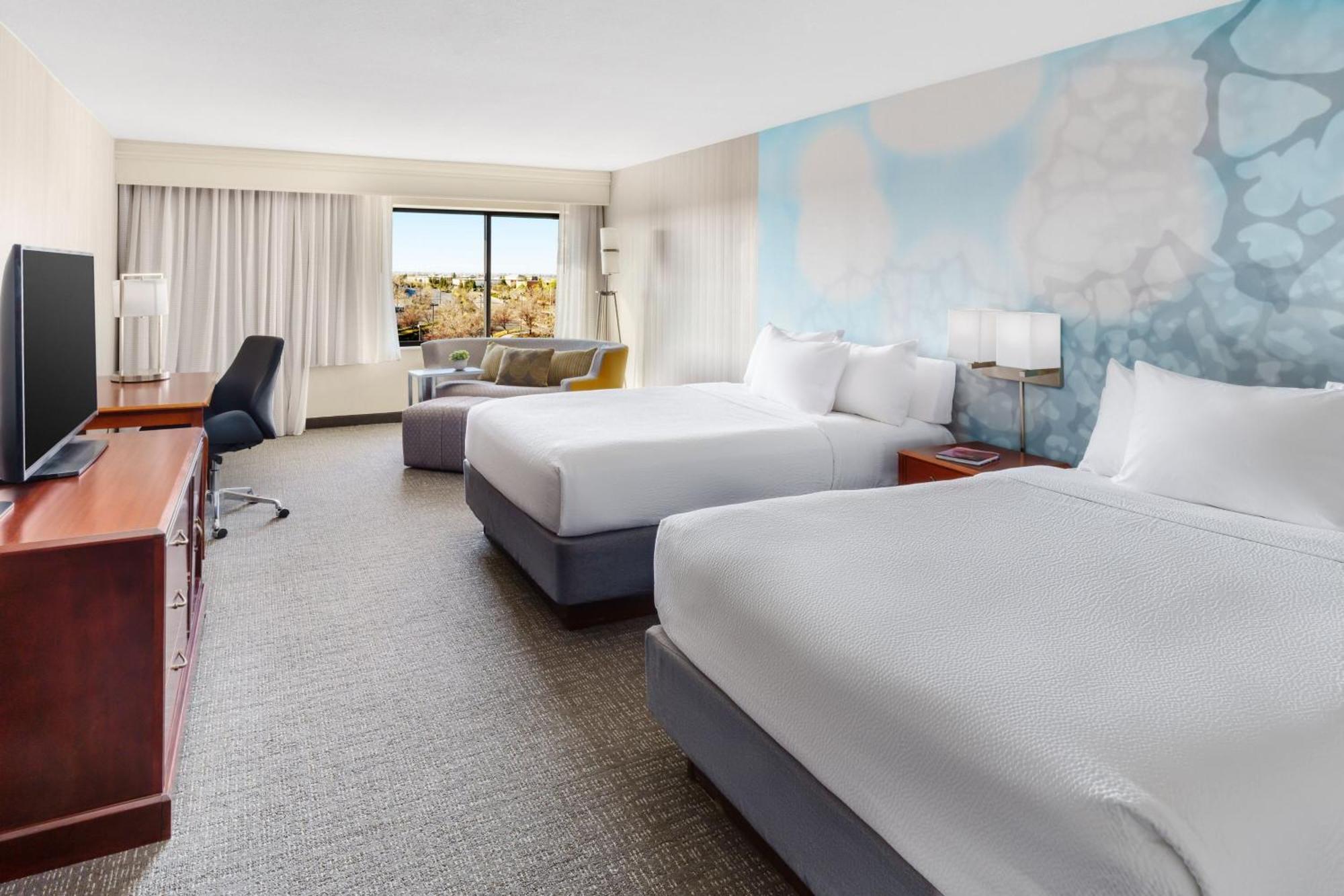 Courtyard By Marriott Roseville Galleria Mall/Creekside Ridge Drive Екстериор снимка