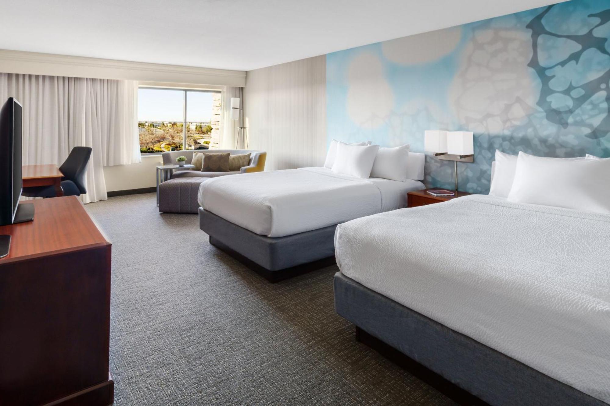 Courtyard By Marriott Roseville Galleria Mall/Creekside Ridge Drive Екстериор снимка