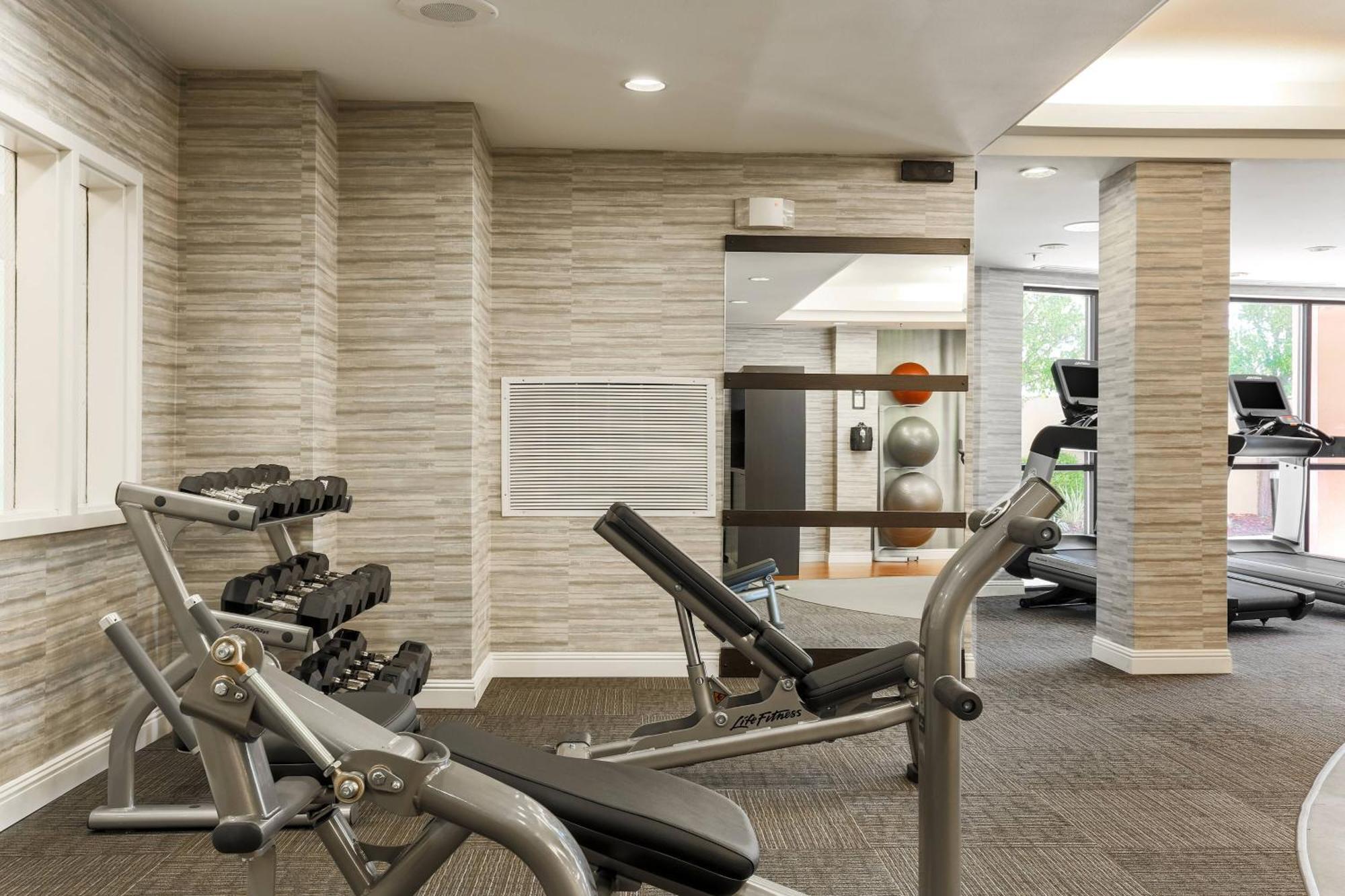 Courtyard By Marriott Roseville Galleria Mall/Creekside Ridge Drive Екстериор снимка