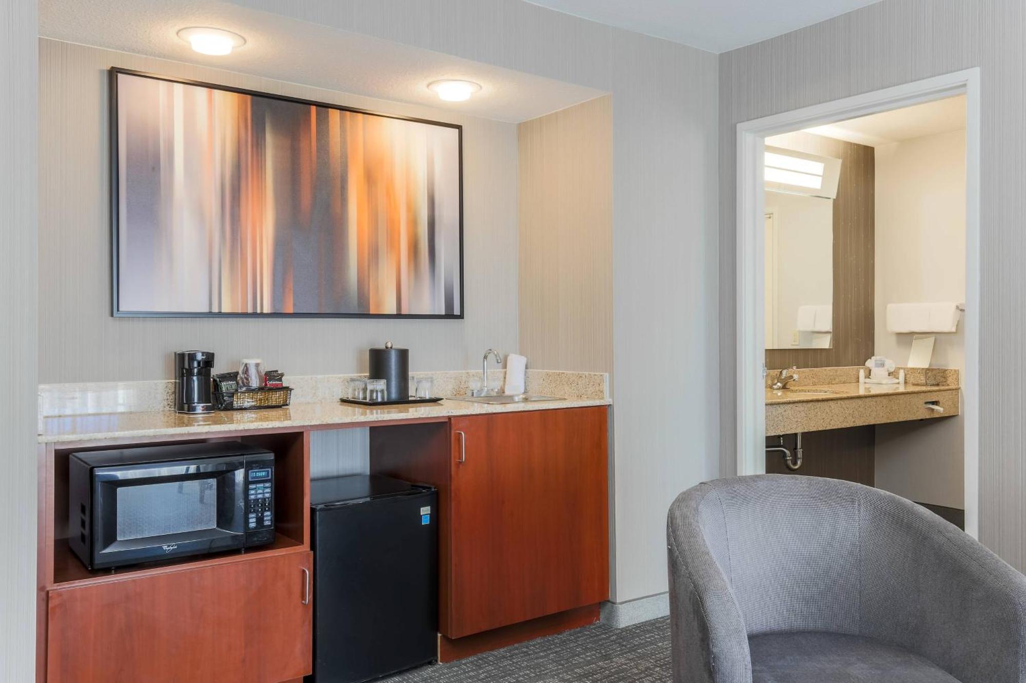 Courtyard By Marriott Roseville Galleria Mall/Creekside Ridge Drive Екстериор снимка