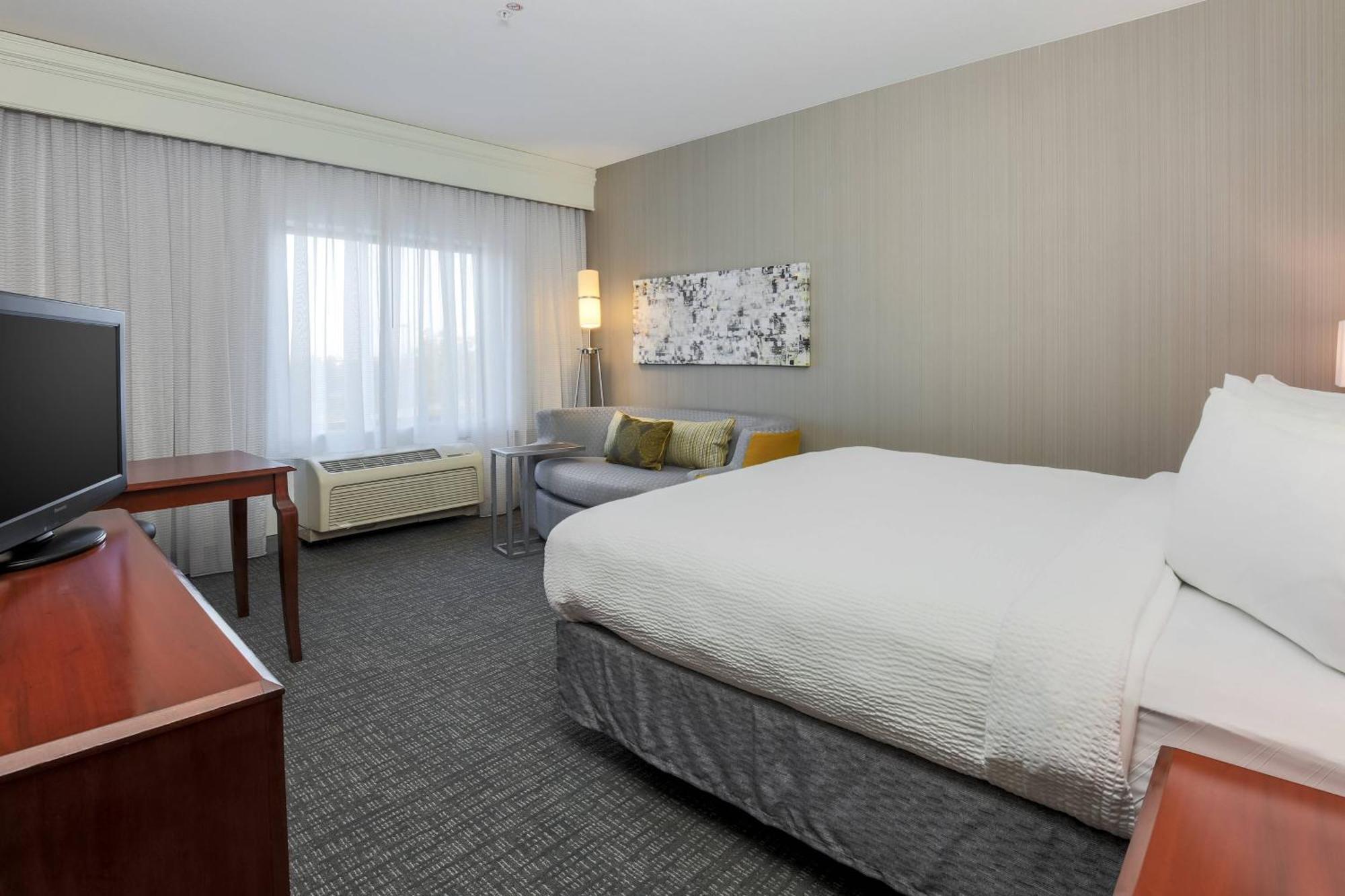 Courtyard By Marriott Roseville Galleria Mall/Creekside Ridge Drive Екстериор снимка