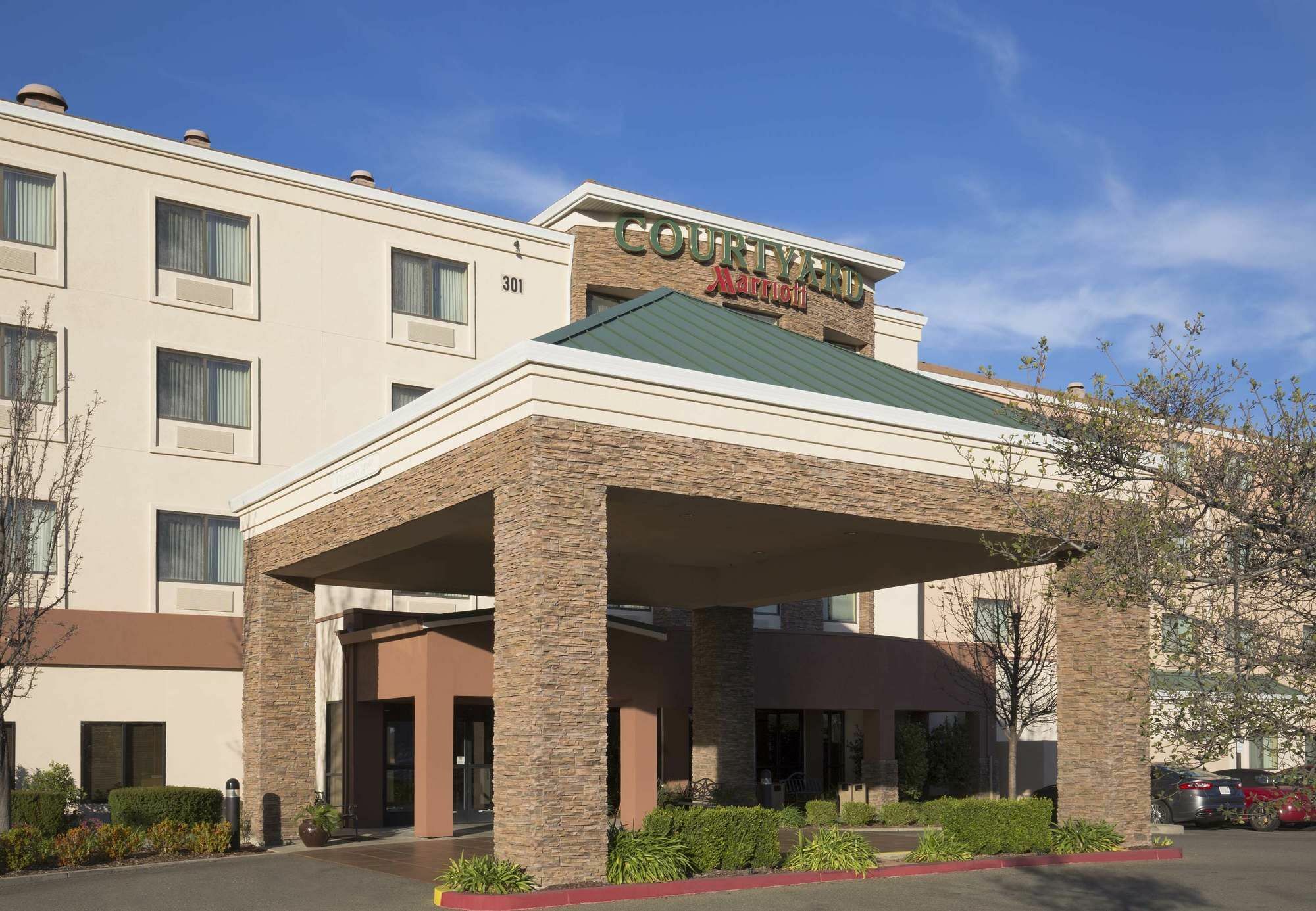 Courtyard By Marriott Roseville Galleria Mall/Creekside Ridge Drive Екстериор снимка
